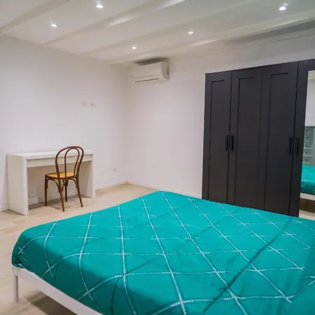 P&p In Centro Lägenhet